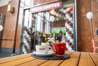 Costa Coffee, рядом с вокзалом Salzburg Hauptbahnhof