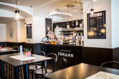 Johann, рядом с вокзалом Salzburg Hauptbahnhof