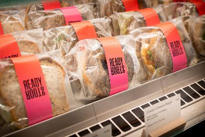 ROOTS Foodland, рядом с вокзалом Zürich Flughafen