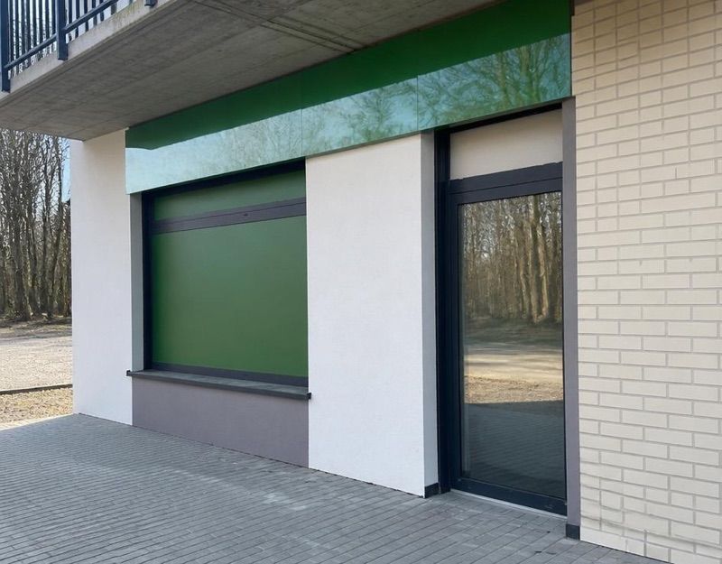 Żabka | Prosto z pieca, okolice dworca Chojna