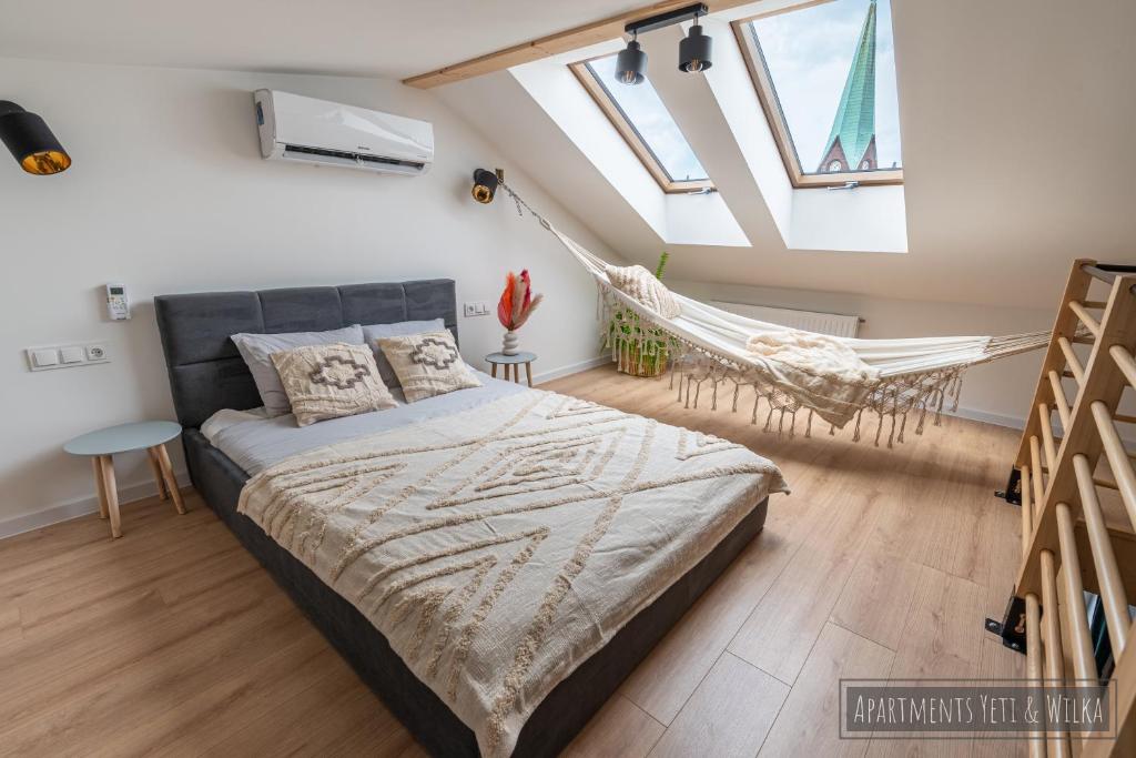Apartamenty Yeti & Wilka w Centrum Chorzowa: Wilk, жильё рядом с вокзалом Хожув-Място