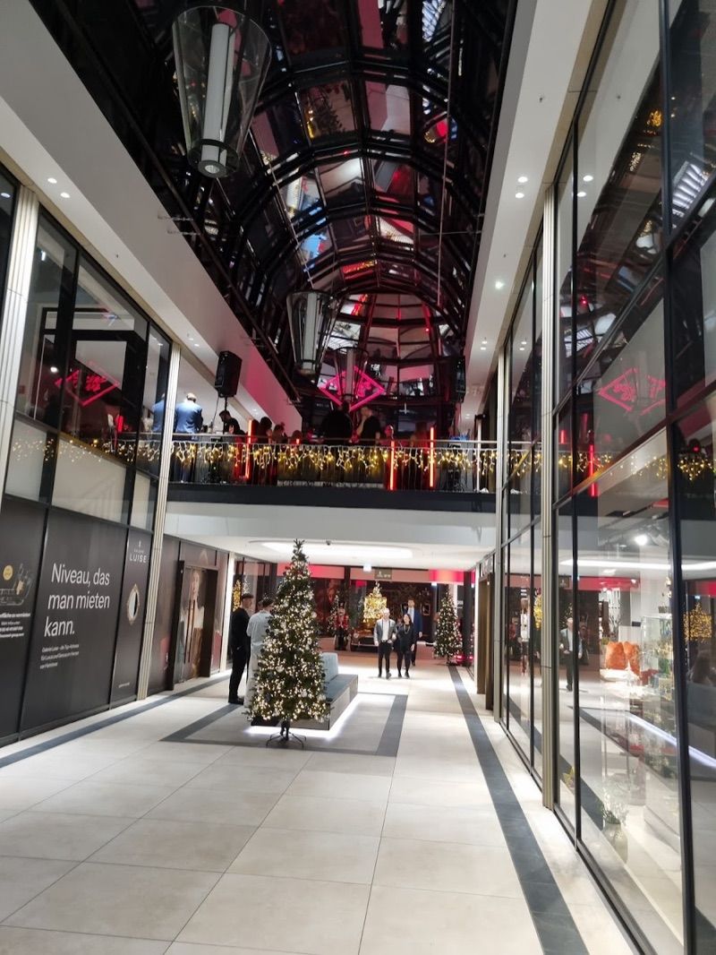 Galerie Luise, торговый центр рядом с вокзалом Hannover Hauptbahnhof