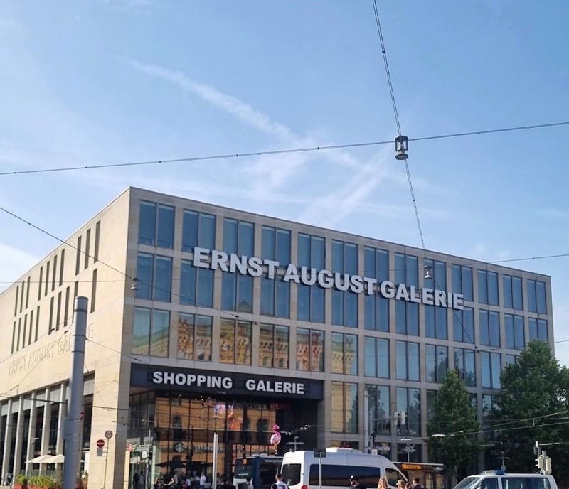 Ernst-August-Galerie, торговый центр рядом с вокзалом Hannover Hauptbahnhof