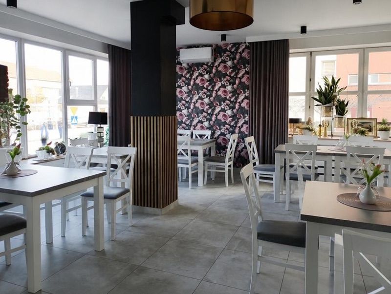 Bistro Różane, okolice dworca Drzewica