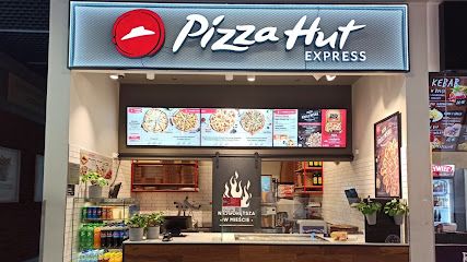 Pizza Hut Ełk Brama Mazur, рядом с вокзалом Ełk