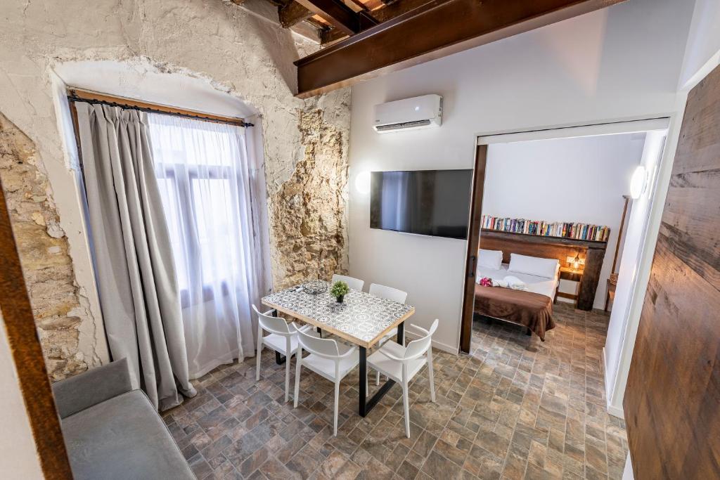 OLD TOWN EXPERIENCE CENTRAL Apartment, жильё рядом с вокзалом Tarragona