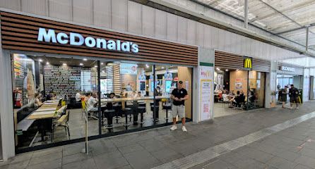 McDonald's, рядом с вокзалом Joaquín Sorolla