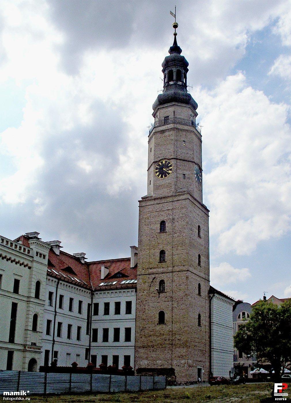 Wieża Ratuszowa, atrakcja w pobliżu dworca Głogów