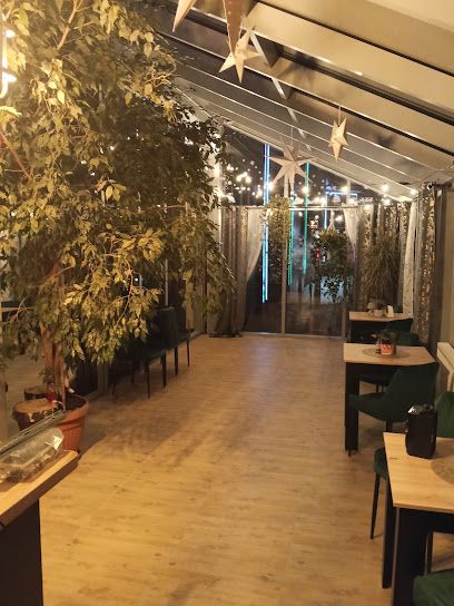 Willow Cafe, рядом с вокзалом Gorlice