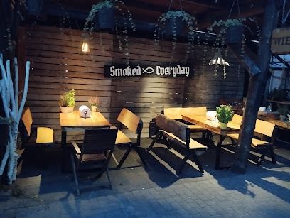 SmokedFishEveryday, рядом с вокзалом Dworzec PKP Hel