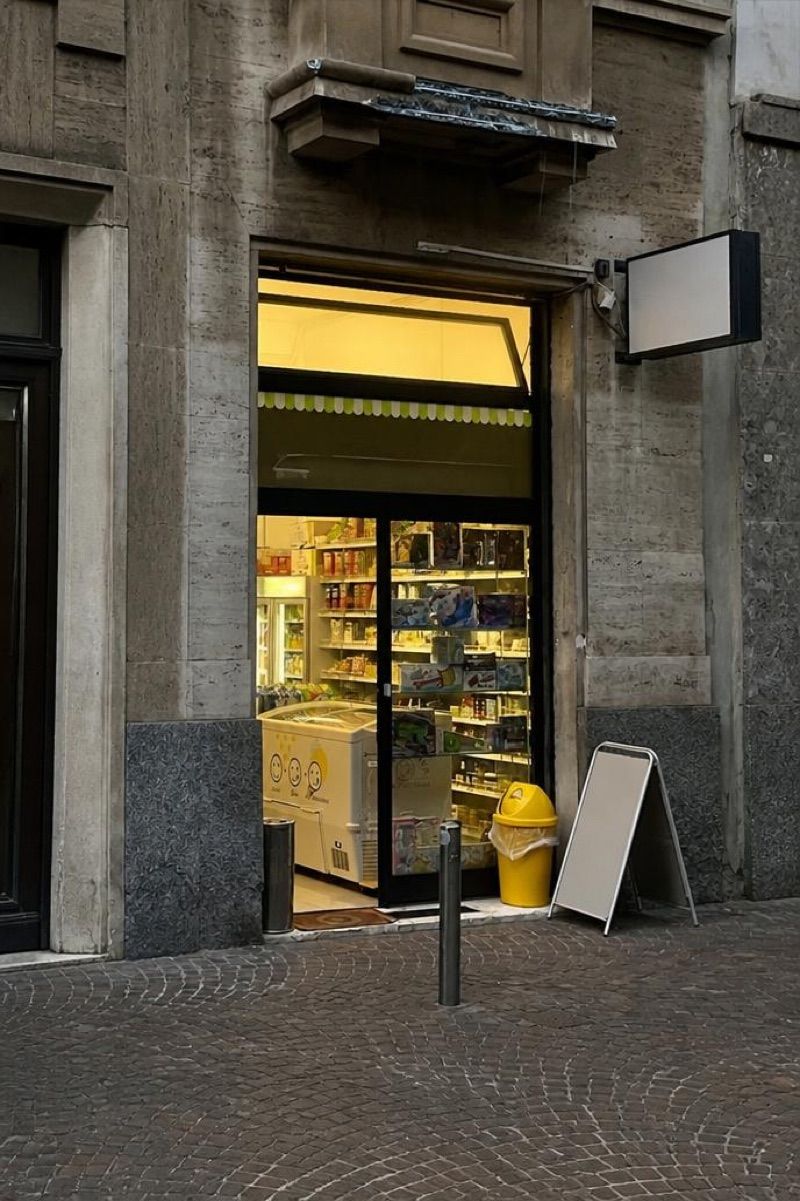 Minimax supermarket, sklep przy dworcu Milano Centrale