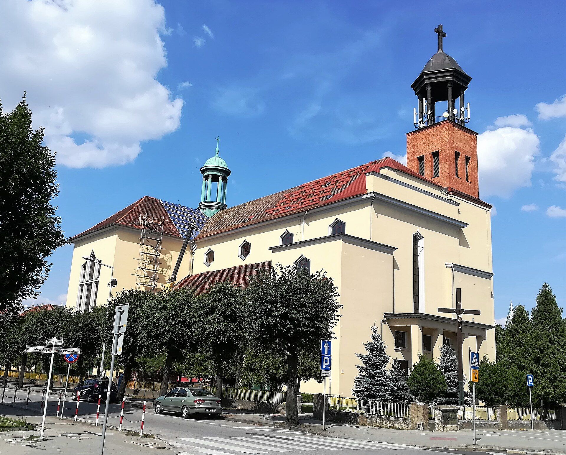 Kościół Chrystusa Króla, atrakcja w pobliżu dworca Jarocin