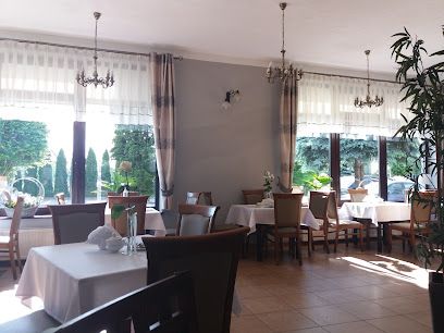 Restauracja Klubowa, рядом с вокзалом Jarocin