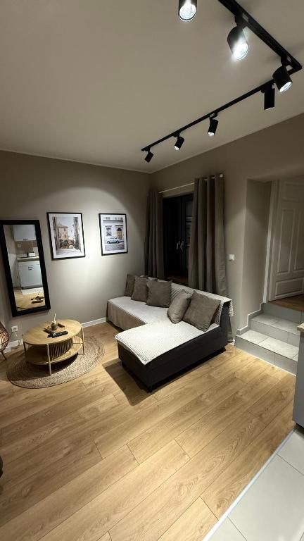 Piękny apartament w centrum Jarocina, жильё рядом с вокзалом Яроцин