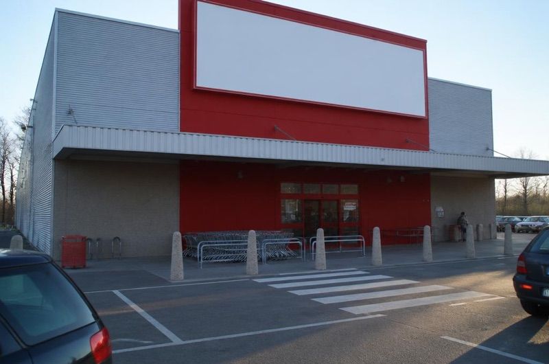 Kaufland Jarocin, sklep przy dworcu Jarocin