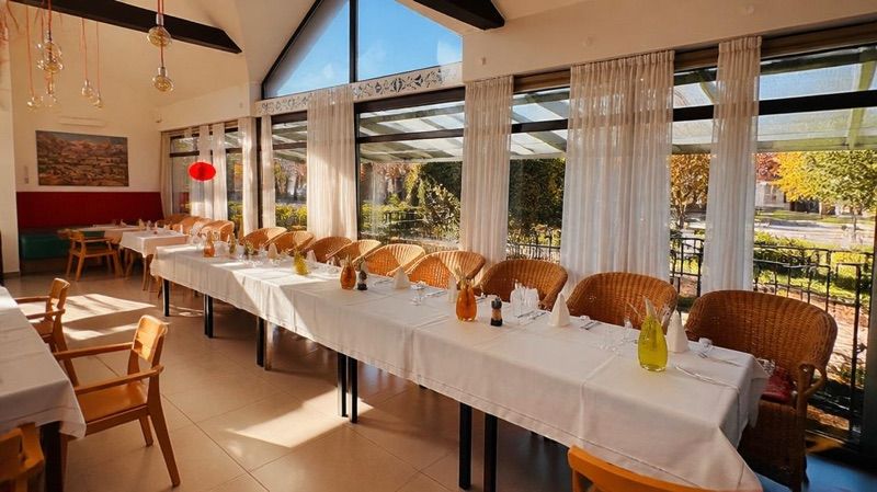 Weranda Ogrodnica. Restauracja, рядом с вокзалом Dworzec kolejowy Jastarnia