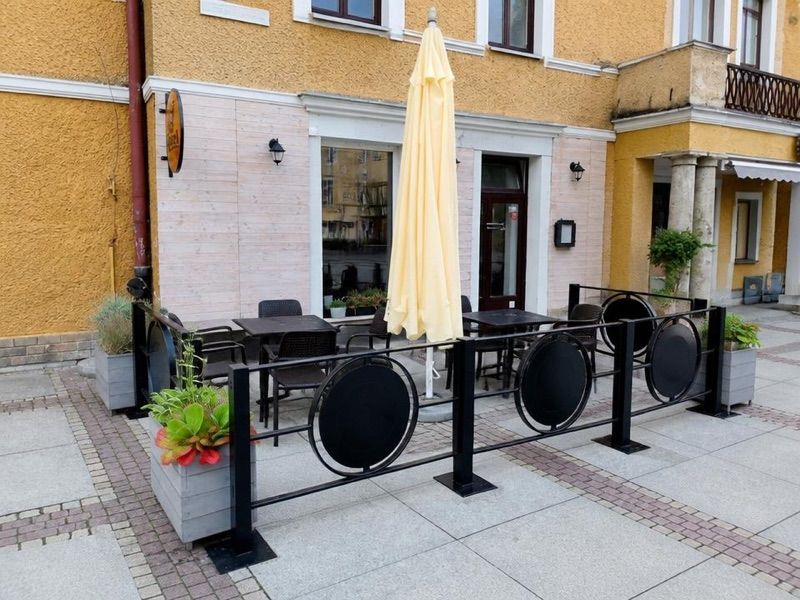 Pizzeria M, рядом с вокзалом Jelenia Góra Cieplice