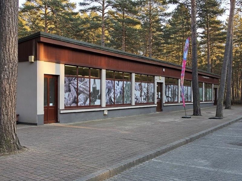 Delikatesy Jurata, sklep przy dworcu Jurata