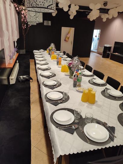 Bistro Aleja, рядом с вокзалом Łódź Kaliska