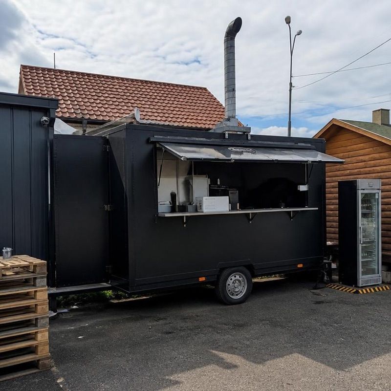 Wypas Burger - foodtruck, рядом с вокзалом Kalwaria Zebrzydowska