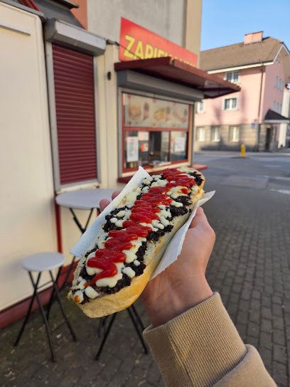 Budka z zapiekankami GAD-BURGER, рядом с вокзалом Kędzierzyn-Koźle