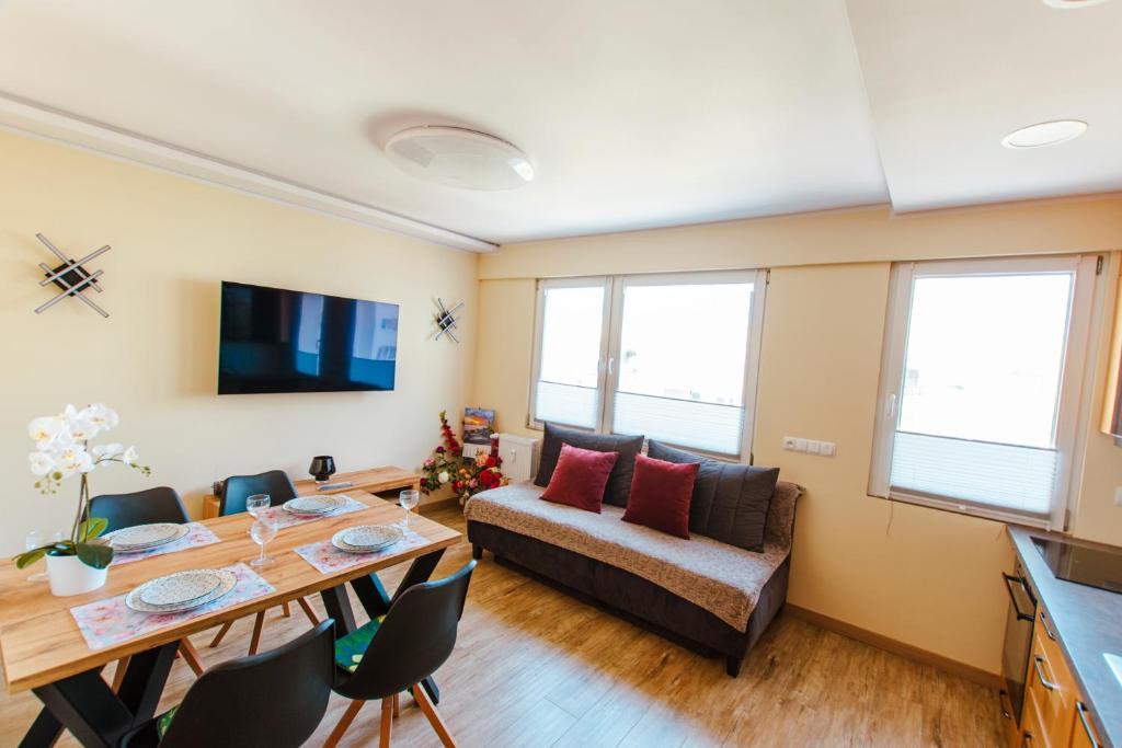 VacationClub - Gierczak 15 Apartament 10, жильё рядом с вокзалом Колобжег