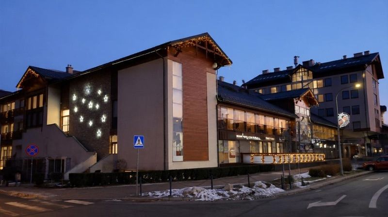 Pasaż Krynicki - Centrum Handlowe, sklep przy dworcu Krynica-Zdrój
