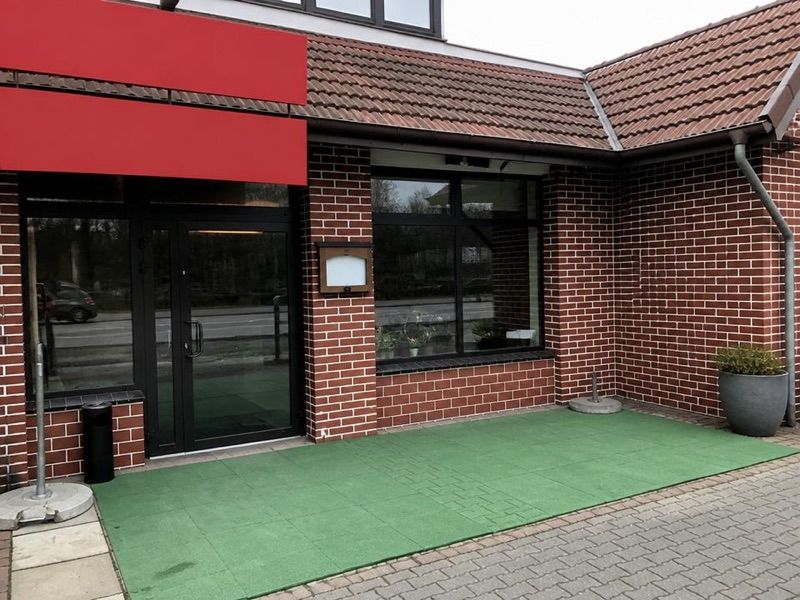 Aga restauracja-pizzeria, рядом с вокзалом Krzeszowice