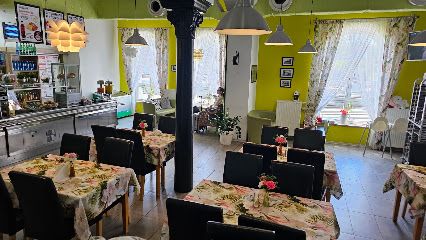 Stacja Bistro, рядом с вокзалом Dworzec PKP Kutno