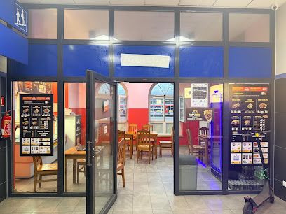 KaafNoon Grill kebab, рядом с вокзалом Dworzec PKP Kutno