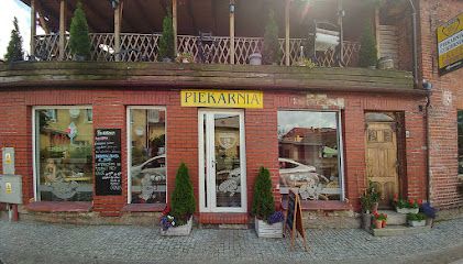 Piekarnia Manufaktura Płotka, рядом с вокзалом Łeba