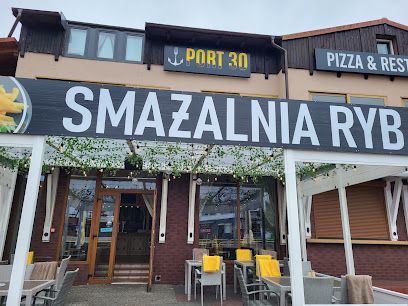 Port 30 Restaurant & Pizza, рядом с вокзалом Łeba