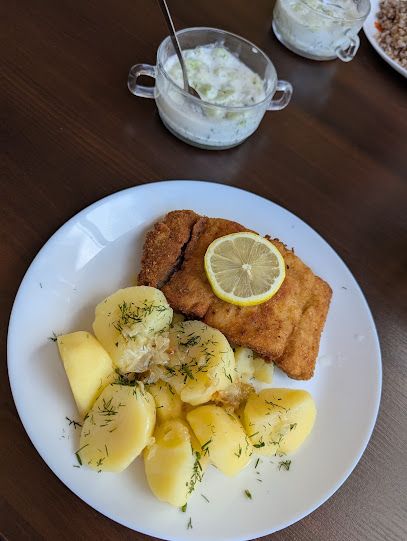 Bar 12stka, рядом с вокзалом Łódź Żabieniec