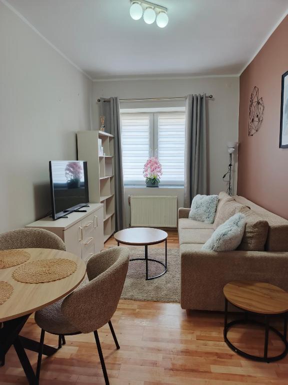 Apartament Międzylesie, жильё рядом с вокзалом Мендзылесе
