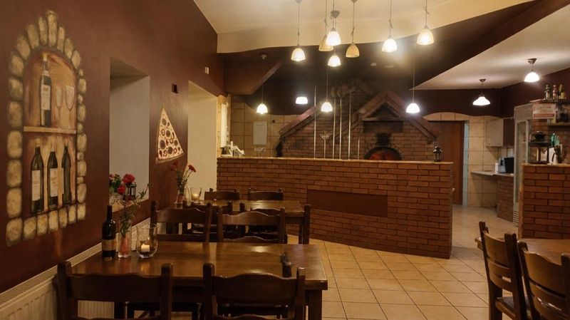 Pizzeria Dolce Vita, рядом с вокзалом Nisko