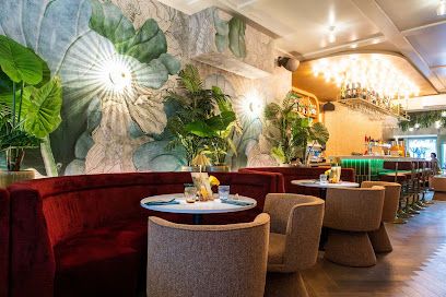 Prince Charming Bar & Kitchen, рядом с вокзалом Amsterdam Centraal
