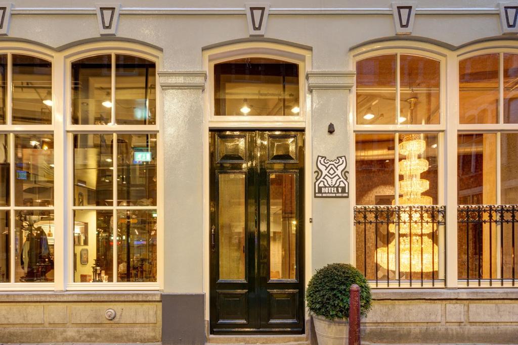 Hotel V Nesplein, жильё рядом с вокзалом Amsterdam Centraal