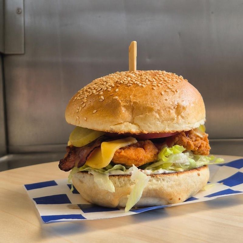 Dr Ameryka Food Truck, рядом с вокзалом Nowy Tomyśl