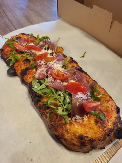 Przystanek Pizza, рядом с вокзалом Nowy Tomyśl