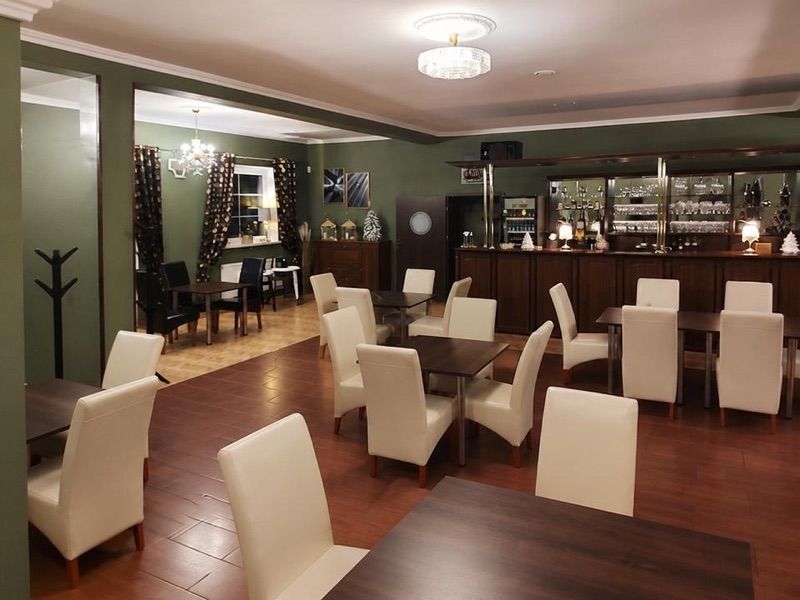 Restauracja Siesta, okolice dworca Oława Zachodnia