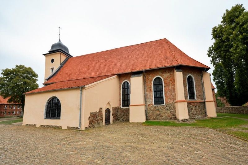 Muzeum Budownictwa Ludowego, Salon Wystawowy, Dom Mrongowiusza, atrakcja w pobliżu dworca Olsztynek