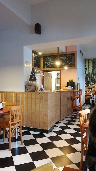 Bar SEMAFOR, рядом с вокзалом Ostróda