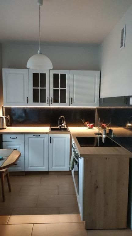 Apartament 2 pokoje, жильё рядом с вокзалом Островец-Свентокшиски