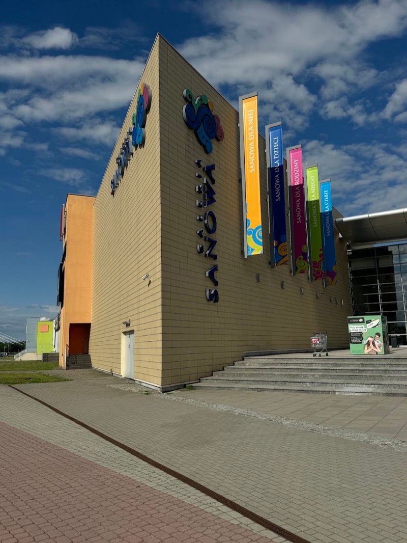 Galeria Sanowa, торговый центр рядом с вокзалом Пшемысль-Засание