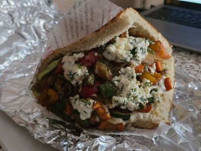 84-100 kebab, рядом с вокзалом Puck