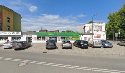 Żabka, магазин рядом с вокзалом Racibórz