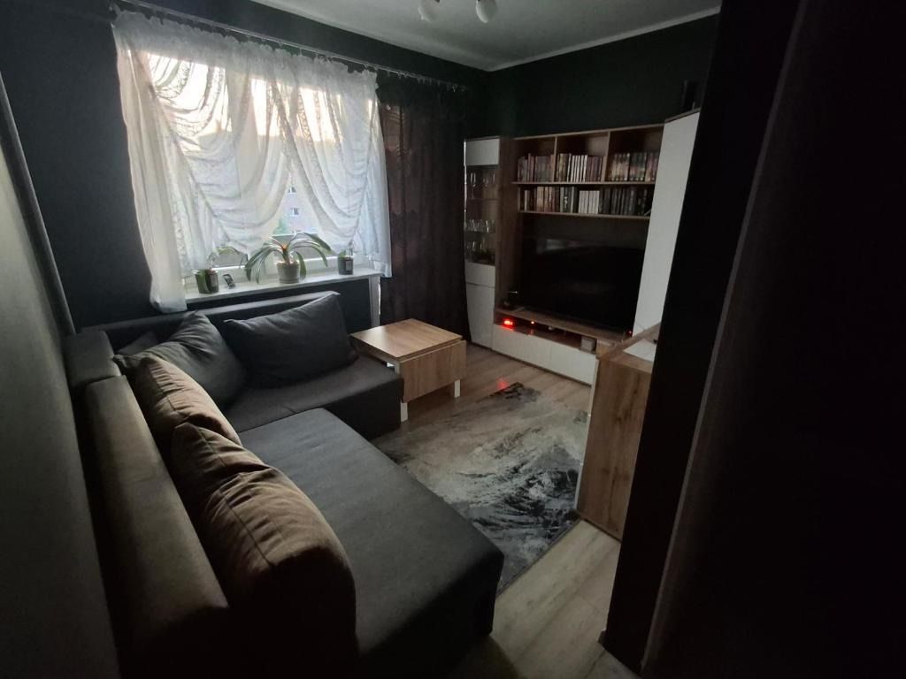Apartament Przydworcowe, жильё рядом с вокзалом Скаржиско-Каменна