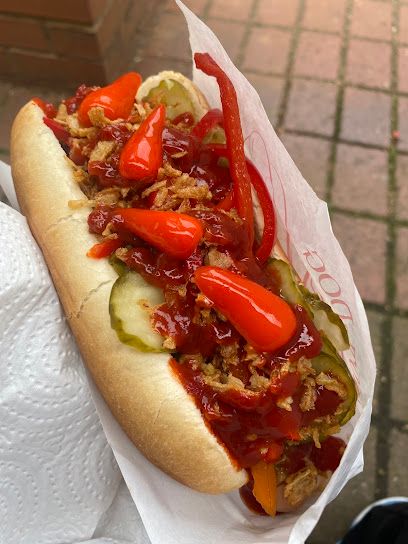 Budka z hot-dogami, рядом с вокзалом Dworzec PKP Szczecin Główny