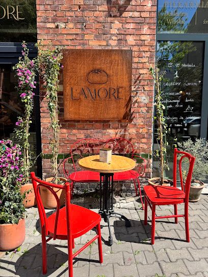 L'amore Bakery, рядом с вокзалом Tarnowskie Góry