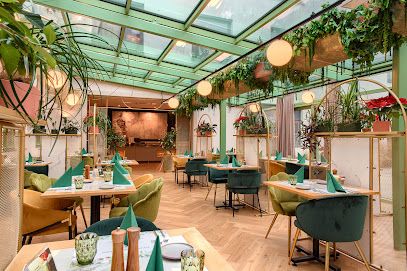 Restauracja ESENCJA, рядом с вокзалом Toruń Miasto